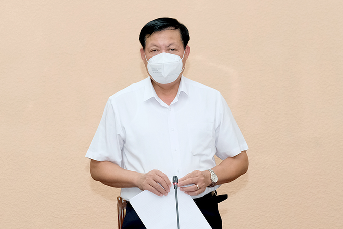 Thứ trưởng Bộ Y tế Đỗ Xuân Tuyên chủ trì Hội nghị trực tuyến.