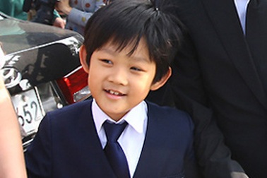 Con trai Choi Ji Shil: “Con rất nhớ mẹ”