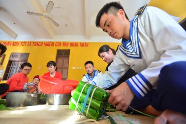 Bánh chưng gói lá bàng vuông: Đặc sản của Trường Sa