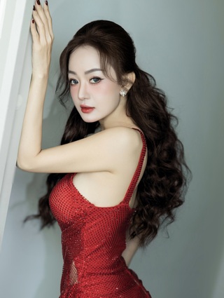 Nhan sắc gợi cảm của Ngọc Kayla - bạn gái 6 năm bên Liên Bỉnh Phát - 6