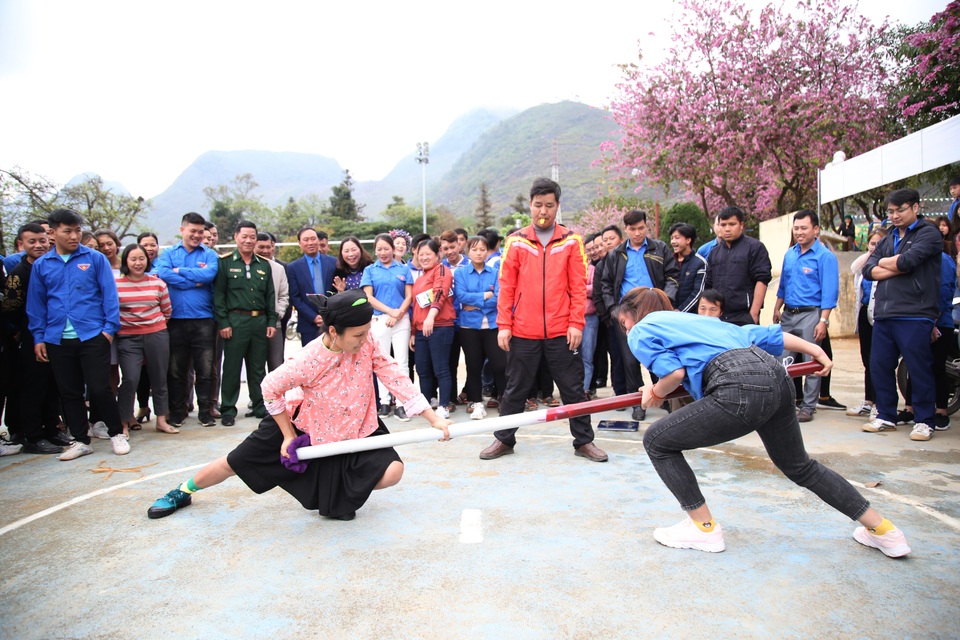 Thanh niên cả nước tưng bừng hoạt động mừng Đoàn 90 năm tuổi - 1 Thanh niên cả nước tưng bừng hoạt động mừng Đoàn 90 năm tuổi - 1