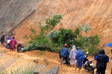 Một người mất tích do lũ cuốn, 4 xã vùng biên bị cô lập