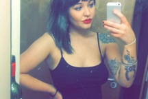 Không chịu mặc áo lót đi làm, bị yêu cầu thôi việc ở... hộp đêm