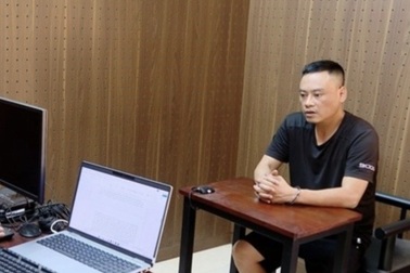 Nghi vợ có tình cảm với bạn học cũ, người đàn ông cầm dao gây trọng án
