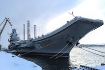 Tàu sân bay duy nhất của Nga bị cháy