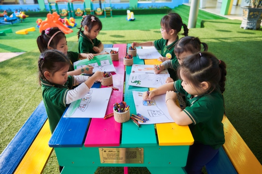 Tái sinh rác thải nhựa, cùng 10.000 học sinh ươm mầm xanh cho hành tinh - 2 Tái sinh rác thải nhựa, cùng 10.000 học sinh ươm mầm xanh cho hành tinh - 2