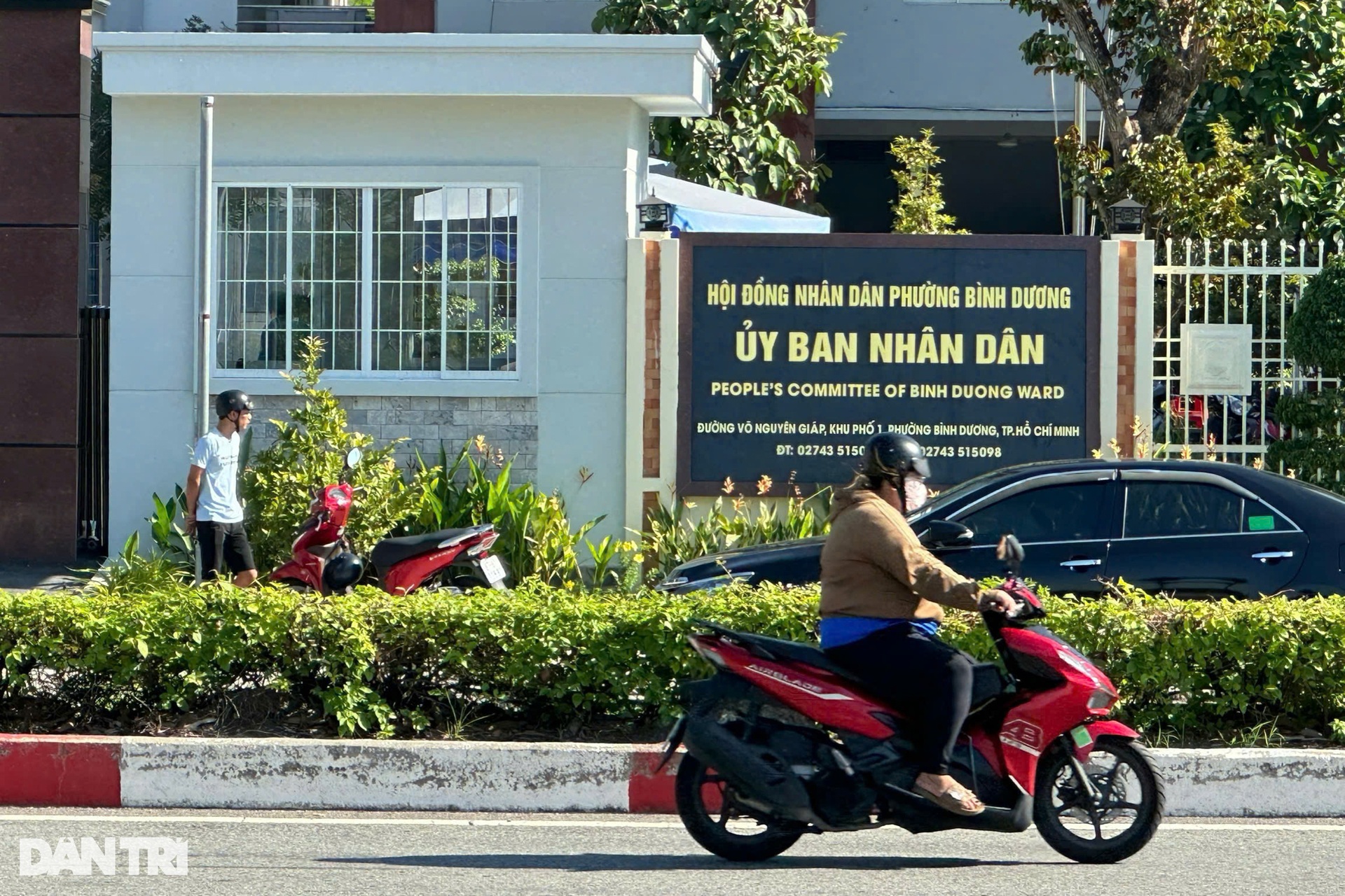 Hàng loạt địa phương ở TPHCM bắt đầu lắp đặt bảng tên phường mới - 15 Hàng loạt địa phương ở TPHCM bắt đầu lắp đặt bảng tên phường mới - 15
