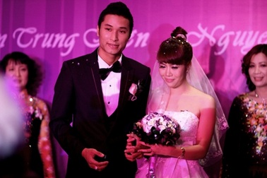 MC Diệp Chi bật khóc trong ngày cưới