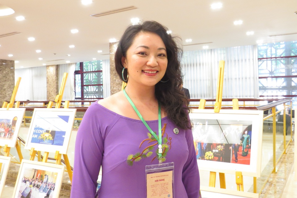 Những kiều bào nặng lòng với quê hương - 1 Những kiều bào nặng lòng với quê hương - 1