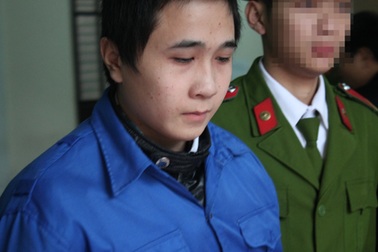 Xét xử sát thủ 16 tuổi dùng liềm cứa cổ tài xế taxi