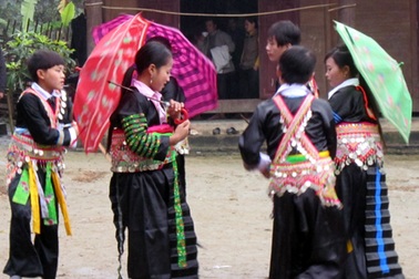 Ăn Tết cùng đồng bào Mông rẻo cao biên giới 