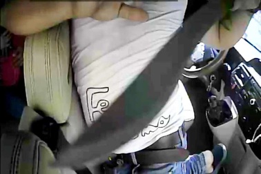 Phụ xe khách bị de dọa bằng mã tấu, hành khách kinh hoàng