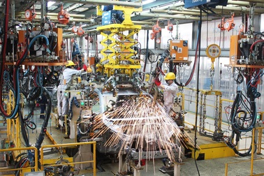 Dân Việt "đua" sắm ô tô, Trường Hải "đút túi" 150 tỷ đồng doanh thu/ngày