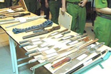 Triệt phá 2 ổ nhóm tội phạm nguy hiểm