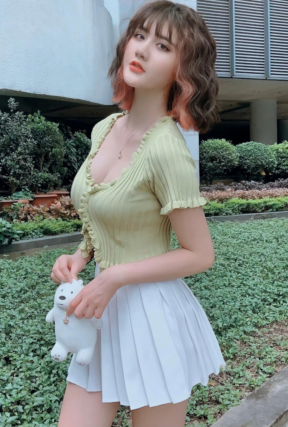 Hot girl Hải Phòng khiến dân tình bỏng mắt vì ngoại hình nóng bỏng - 1 Hot girl Hải Phòng khiến dân tình bỏng mắt vì ngoại hình nóng bỏng - 1