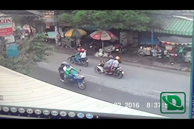 Cô gái quật ngã tên cướp giữa đường