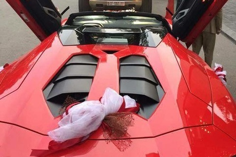 Chàng trai Hải Phòng rước dâu bằng siêu xe hơn 20 tỷ