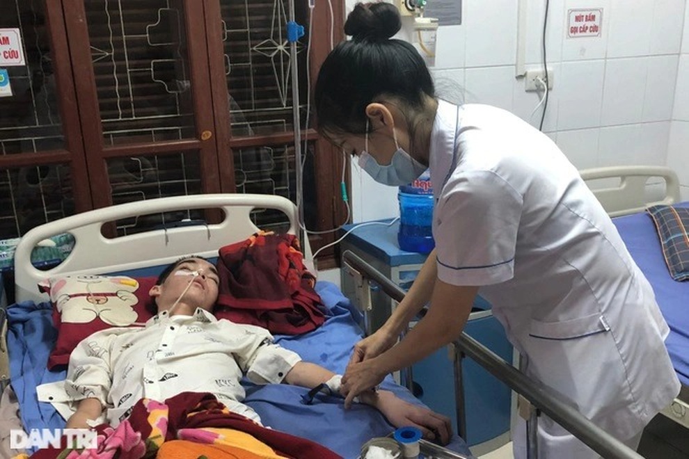 Chàng trai bị tai nạn chấn thương sọ não đã đầu hàng số phận - 2 Chàng trai bị tai nạn chấn thương sọ não đã đầu hàng số phận - 2
