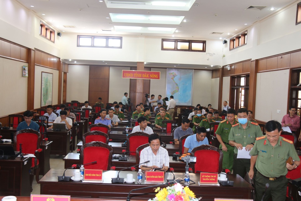 Vụ Bí thư xã giết cháu vợ: Giả chết để hưởng tiền bảo hiểm 18 tỷ - 4 Vụ Bí thư xã giết cháu vợ: Giả chết để hưởng tiền bảo hiểm 18 tỷ - 4