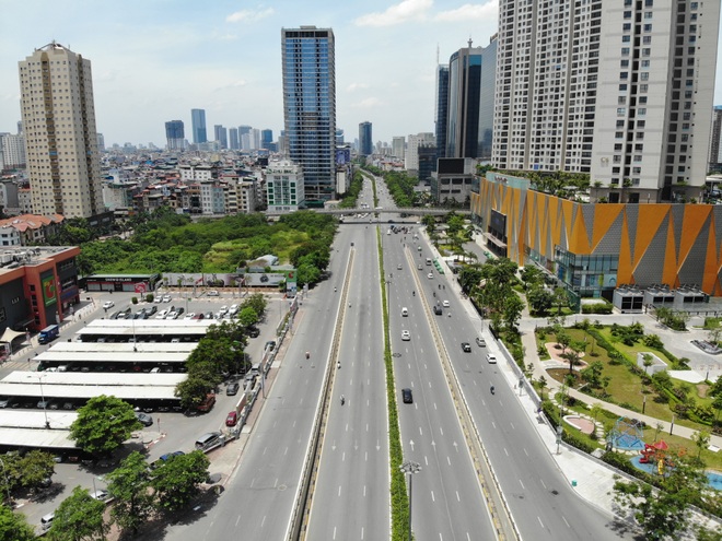 Hà Nội nắng gắt đỉnh điểm, đường phố vắng như Tết - 6 Hà Nội nắng gắt đỉnh điểm, đường phố vắng như Tết - 6