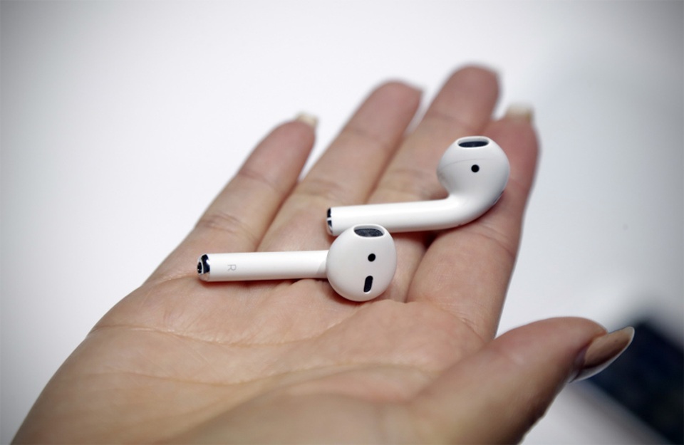 Bà mẹ hốt hoảng khi con trai 7 tuổi nuốt chửng tai nghe AirPods - 1 Bà mẹ hốt hoảng khi con trai 7 tuổi nuốt chửng tai nghe AirPods - 1
