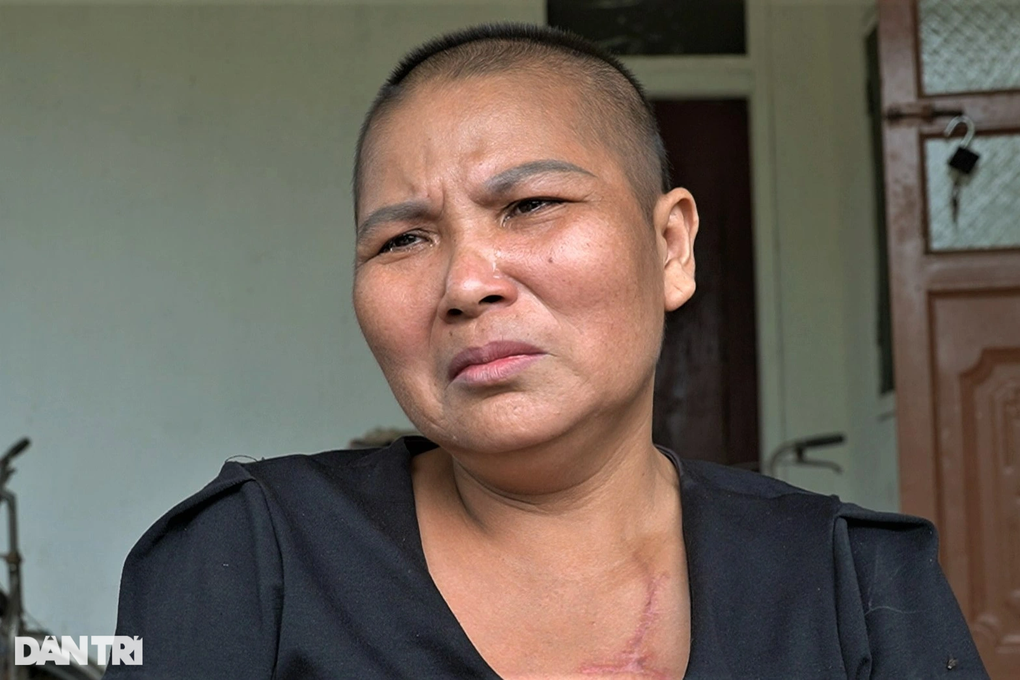 Xót thương người mẹ mắc ung thư lo mình mất đi 3 con nguy cơ thất học - 4 Xót thương người mẹ mắc ung thư lo mình mất đi 3 con nguy cơ thất học - 4