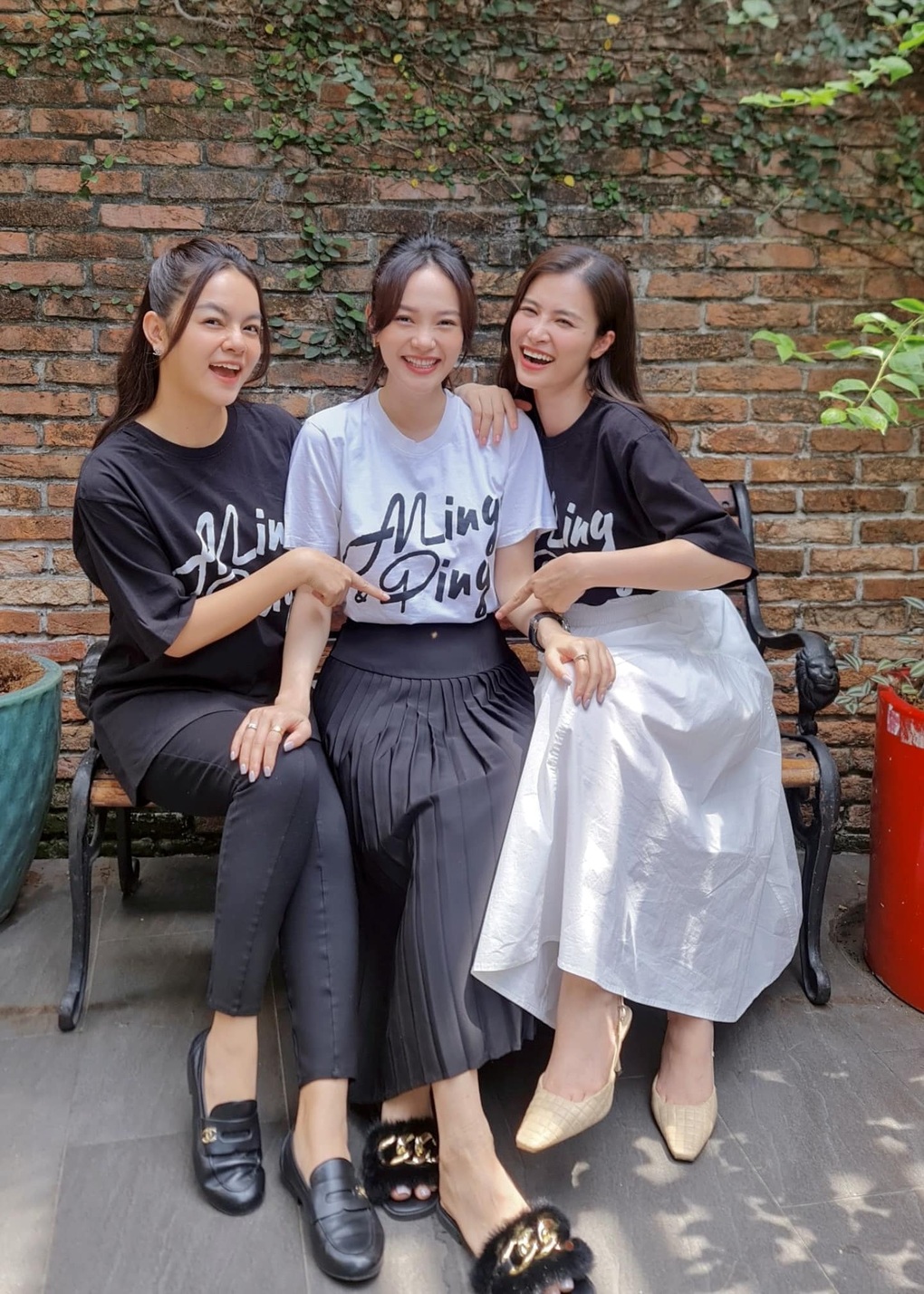 Gần 1 năm sau lễ cưới xa hoa, Minh Hằng thông báo mang thai con đầu lòng - 2 Gần 1 năm sau lễ cưới xa hoa, Minh Hằng thông báo mang thai con đầu lòng - 2