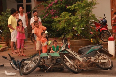 Cụ ông 70 tuổi bị xe máy tông tử vong