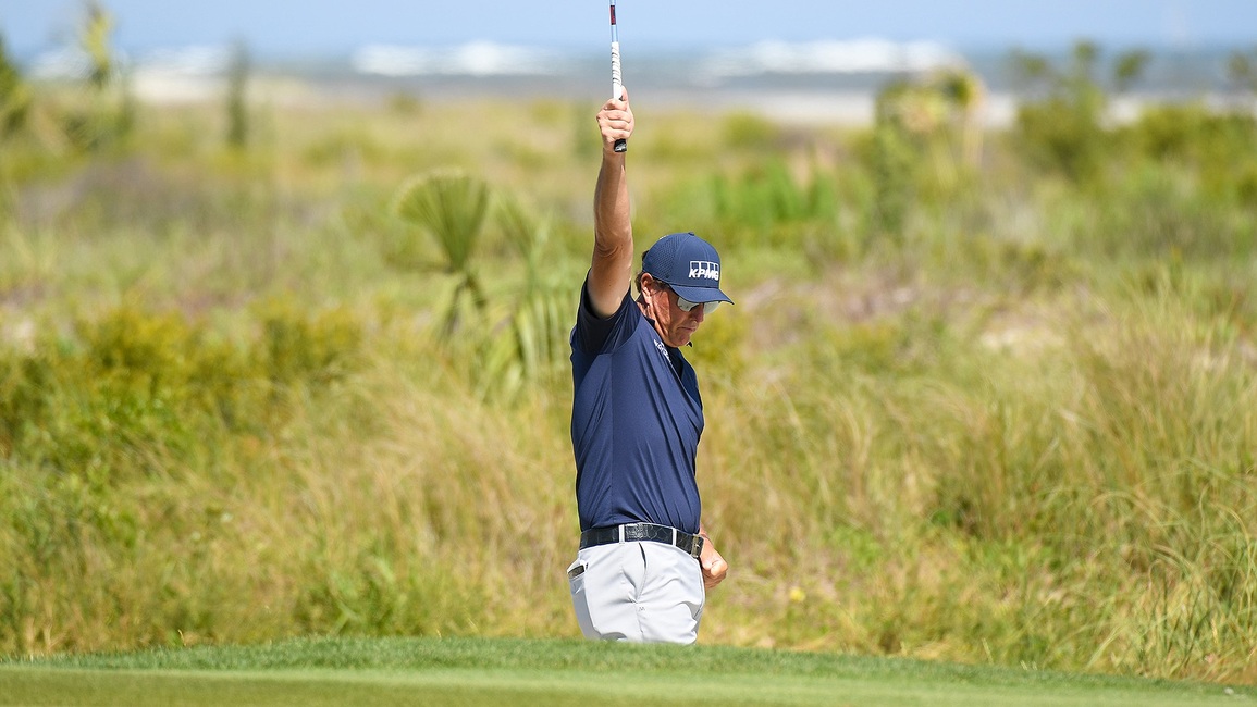 Nelly Korda và Phil Mickelson được xếp hạng có những đánh hay nhất năm - 1 Nelly Korda và Phil Mickelson được xếp hạng có những đánh hay nhất năm - 1
