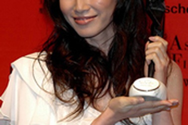 "Quái vật sông Hàn" thắng đậm