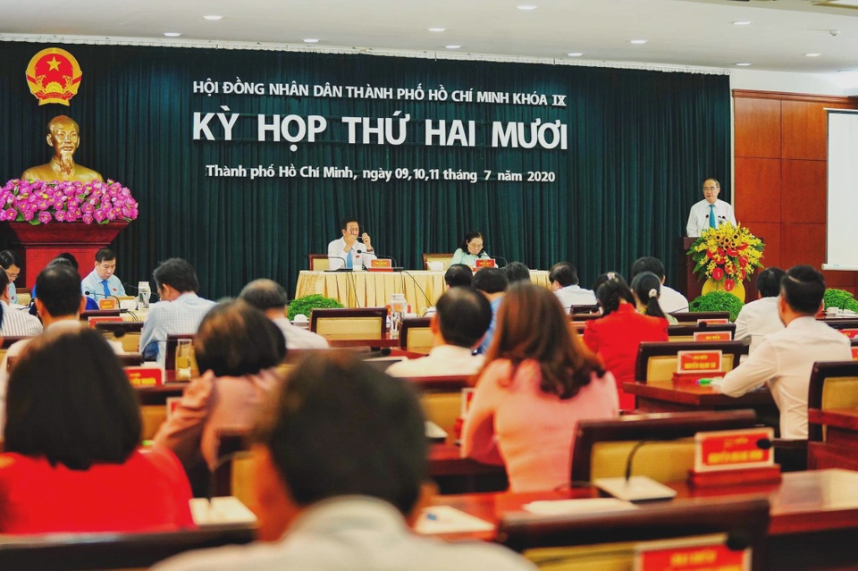 Bí thư Thành uỷ TPHCM: “Cảnh giác cao độ, không để dịch Covid-19 lây lan” - 1
