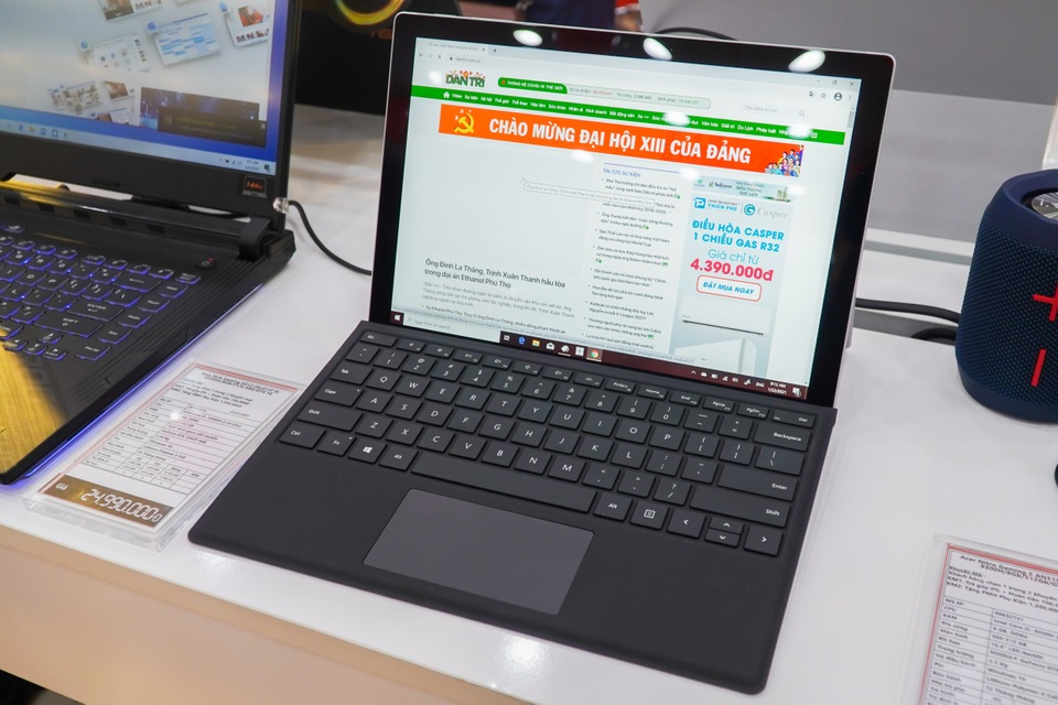 Microsoft lần đầu đưa máy tính Surface về Việt Nam - 1 Microsoft lần đầu đưa máy tính Surface về Việt Nam - 1