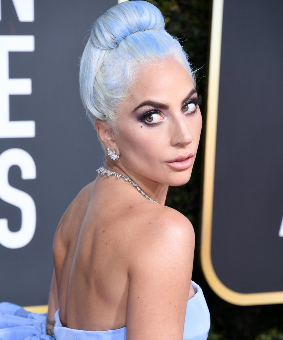 Lady Gaga tái xuất thanh lịch và khoe màu tóc mới - 8 Lady Gaga tái xuất thanh lịch và khoe màu tóc mới - 8