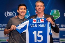 Đàm phán với Văn Hậu, Heerenveen vẫn mua thêm hậu vệ