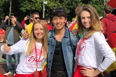 Du học sinh Việt tại Nga hừng hực giữa "chảo lửa" World Cup khiến bạn bè quê nhà ghen tị