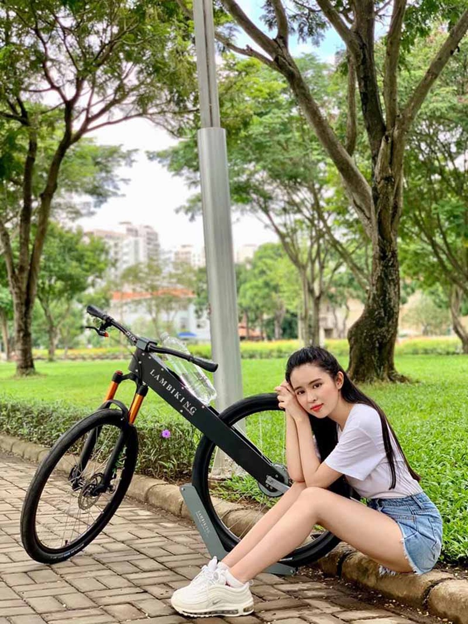 Hoa khôi ĐH Tôn Đức Thắng xinh đẹp, sở hữu cái tên đặc biệt - 8 Hoa khôi ĐH Tôn Đức Thắng xinh đẹp, sở hữu cái tên đặc biệt - 8