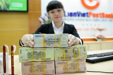 Người nhà "sếp lớn" LienVietPostBank bất ngờ ồ ạt mua cổ phần