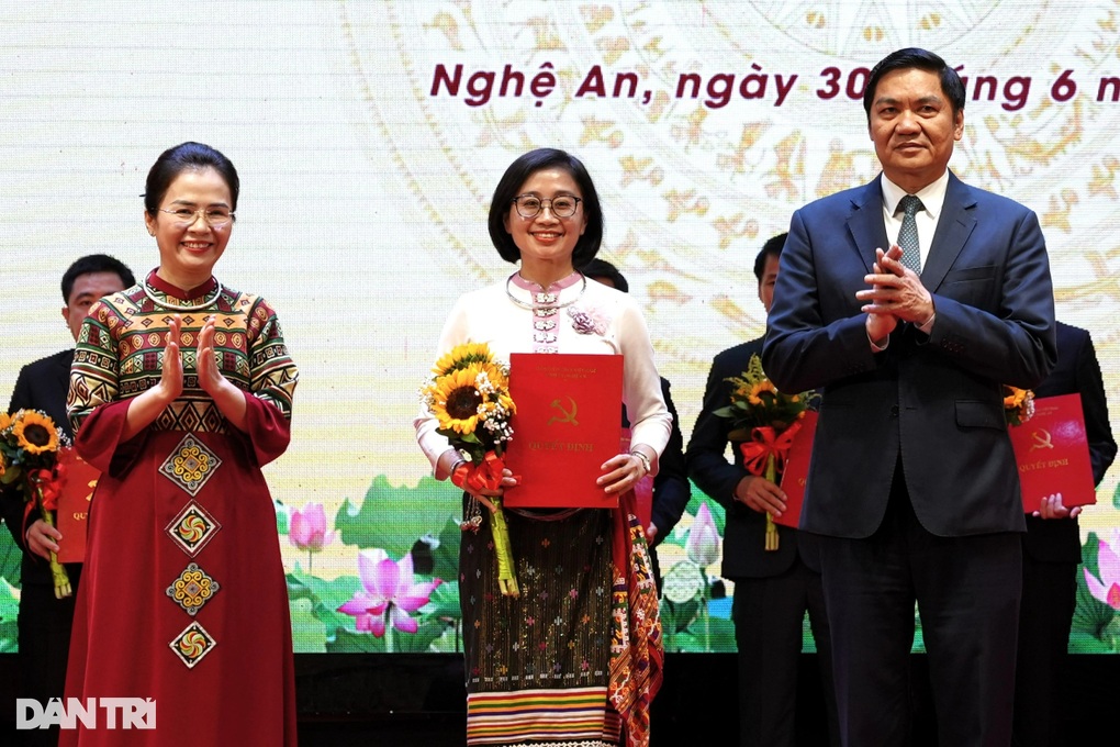 Phó Chủ tịch Quốc hội: Vinh dự lớn đi kèm trách nhiệm nặng nề - 3 Phó Chủ tịch Quốc hội: Vinh dự lớn đi kèm trách nhiệm nặng nề - 3