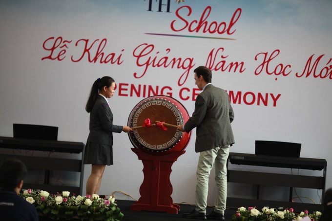 Giáo viên quốc tế thích thú với lễ khai giảng tại TH School - Ảnh 7.