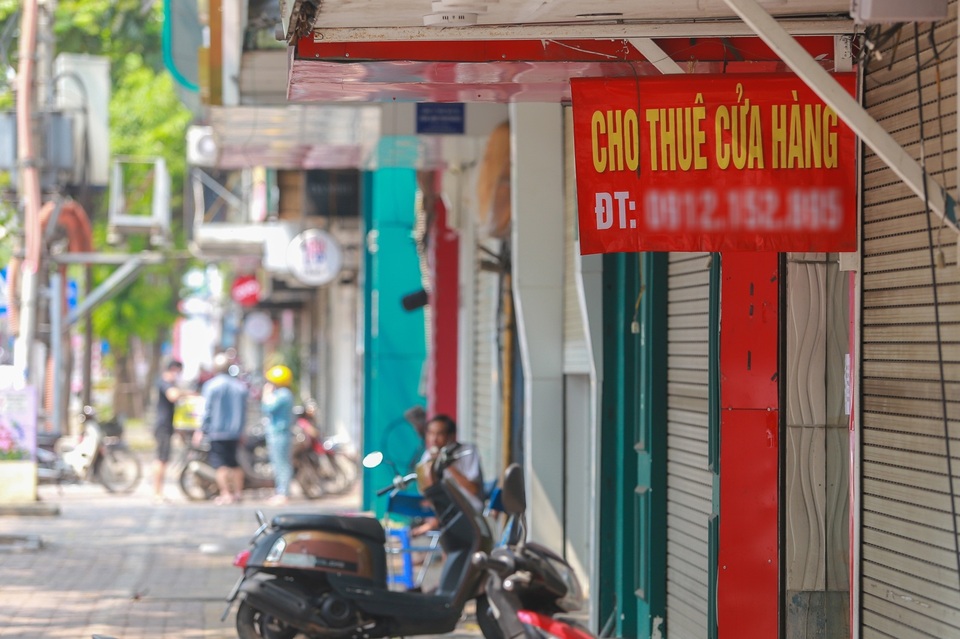 Loạt cửa hàng ở Hà Nội trả mặt bằng, chủ nhà méo mặt tìm khách thuê - 10 Loạt cửa hàng ở Hà Nội trả mặt bằng, chủ nhà méo mặt tìm khách thuê - 10