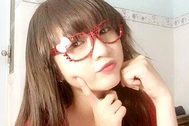 Clip cô gái xinh đẹp hát rap tốc độ "máy khâu"