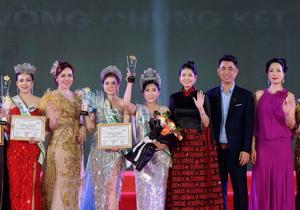 Người đẹp Hải Phòng đăng quang Hoa hậu Doanh nhân Hoàn vũ Việt Nam 2025 - 3 Người đẹp Hải Phòng đăng quang Hoa hậu Doanh nhân Hoàn vũ Việt Nam 2025 - 3