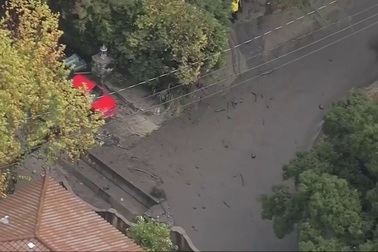 Lũ bùn càn quét California, ít nhất 17 người chết