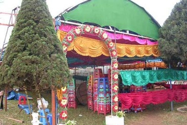 Tết của những người... “lắm chuyện” 