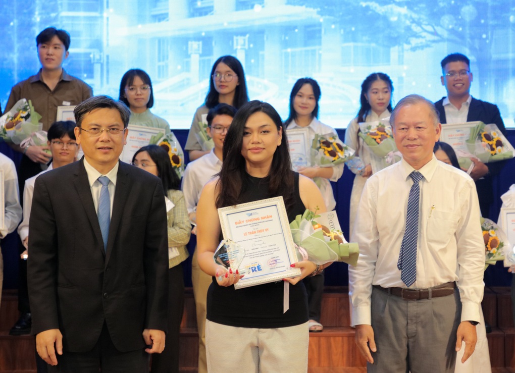 Cảm nhận thành phố bằng… mùi, nữ sinh cho ra đời tác phẩm lạ - 1 Cảm nhận thành phố bằng… mùi, nữ sinh cho ra đời tác phẩm lạ - 1