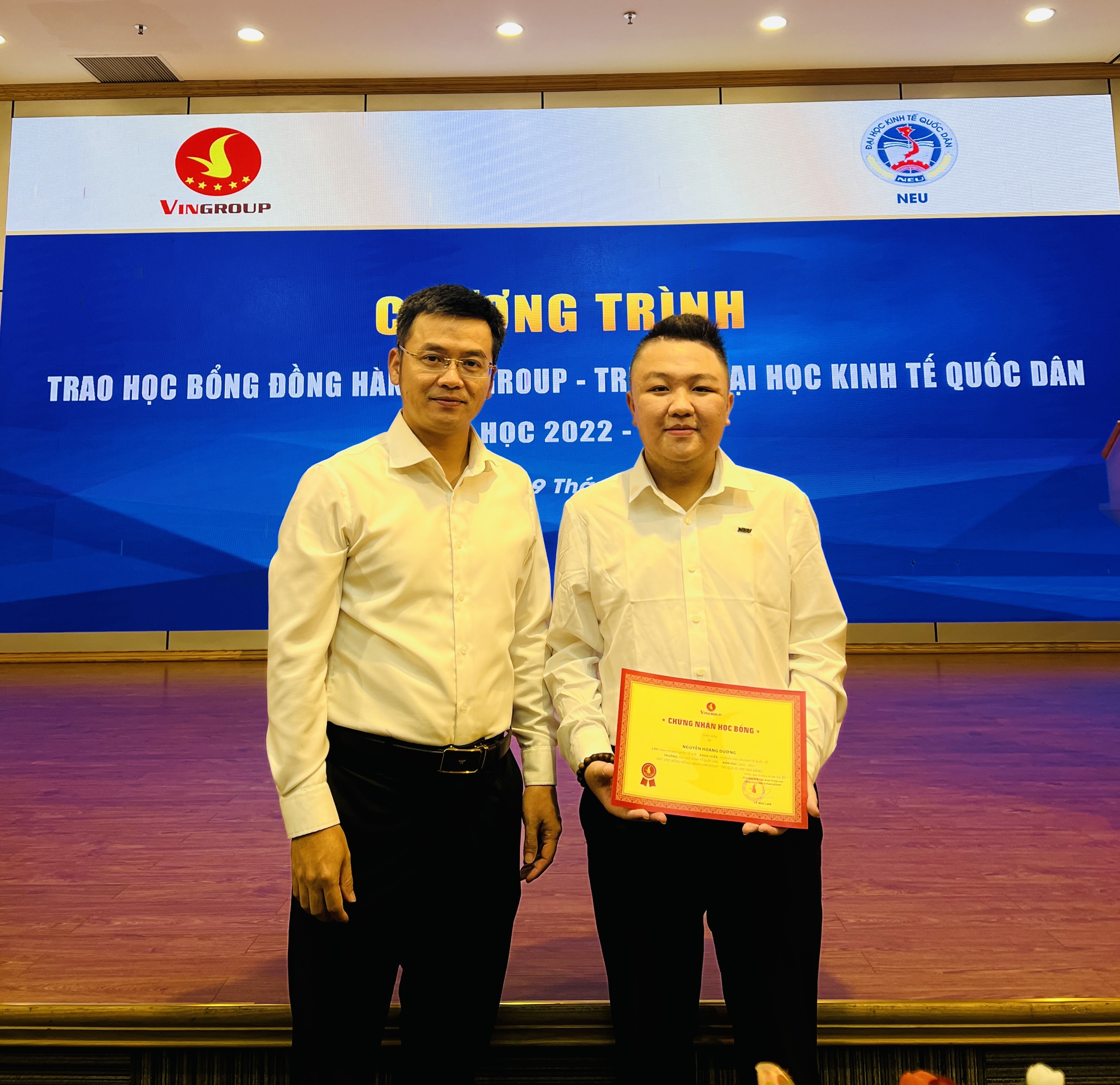 Thủ khoa điểm cao hiếm hoi trong lịch sử Trường Đại học Kinh tế Quốc dân - 2