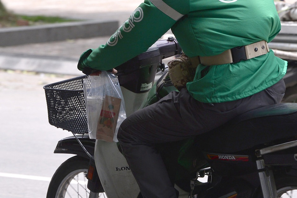 Shipper đồ ăn uống chạy không hết việc trong mùa dịch - 5 Shipper đồ ăn uống chạy không hết việc trong mùa dịch - 5