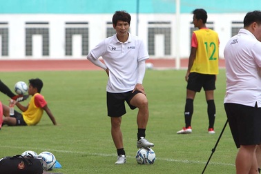 Trợ lý HLV đội tuyển Indonesia nhiễm Covid-19