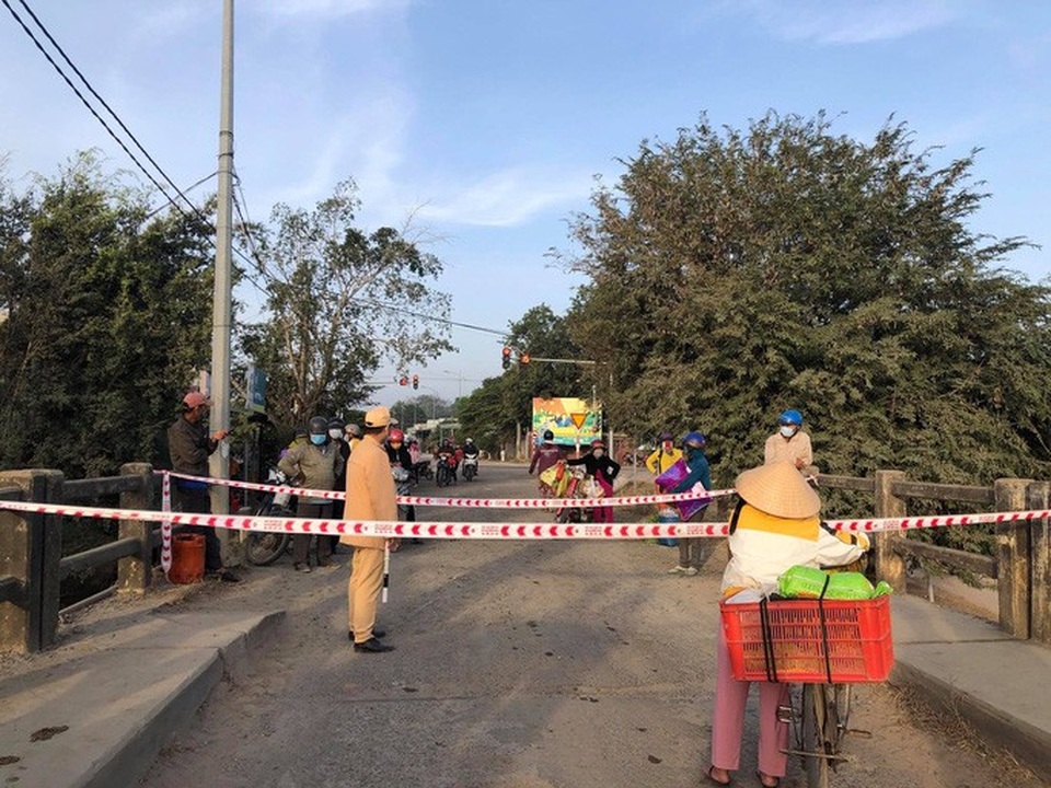 2 ca dương tính SARS-CoV-2, Gia Lai phong tỏa 1 phường và 1 trung tâm y tế - 1 2 ca dương tính SARS-CoV-2, Gia Lai phong tỏa 1 phường và 1 trung tâm y tế - 1