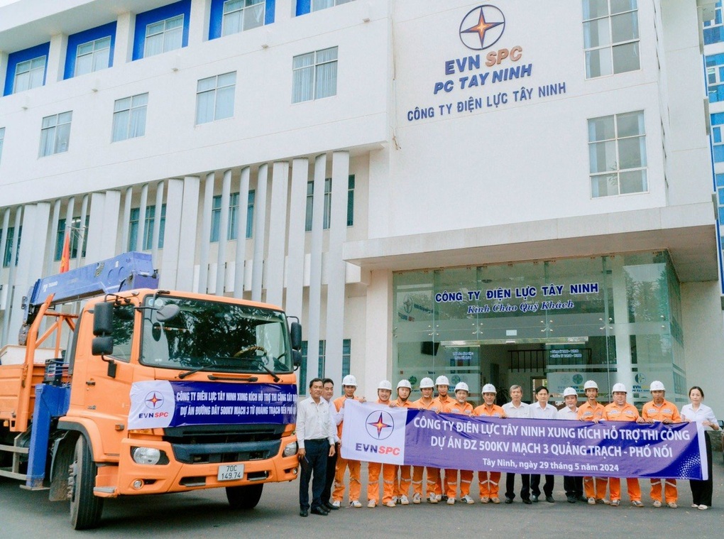 Hơn 350 nhân viên EVNSPC tăng cường cho dự án đường dây 500kV mạch 3 - 2 Hơn 350 nhân viên EVNSPC tăng cường cho dự án đường dây 500kV mạch 3 - 2
